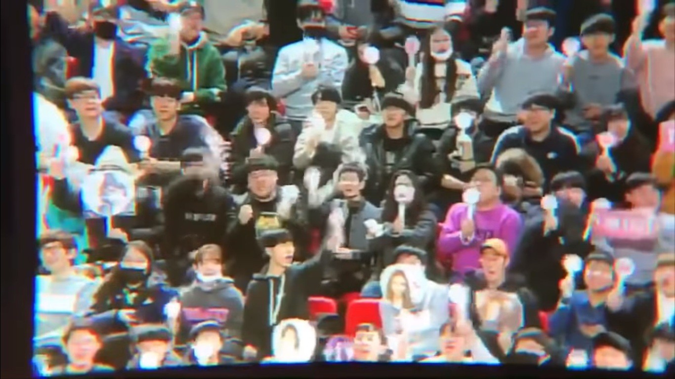 Với vài giây cười ngại ngùng, Tzuyu (TWICE) đã khiến tiểu Taeyeon phải thốt lên: Xinh thật đấy! - Ảnh 5. Với vài giây cười ngại ngùng, Tzuyu (TWICE) đã khiến tiểu Taeyeon phải thốt lên: Xinh thật đấy! - Ảnh 5.
