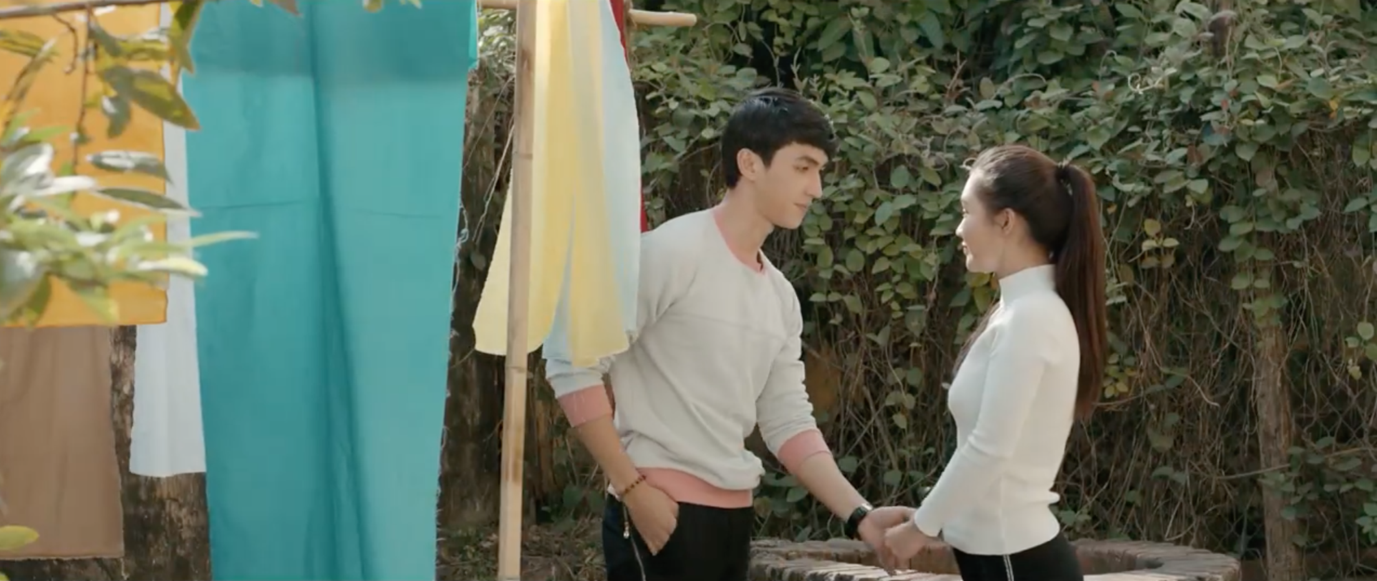 Bình An bất ngờ lộ âm mưu thật sự đằng sau màn tặng son cho crush của hội con trai - Ảnh 2. Bình An bất ngờ lộ âm mưu thật sự đằng sau màn tặng son cho crush của hội con trai - Ảnh 2.