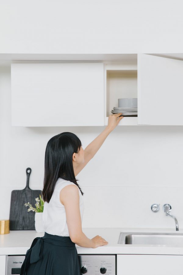 Thánh nữ dọn nhà Marie Kondo: Ngôi sao kiếm triệu đô chỉ nhờ đem đồ đi vứt - Ảnh 6.