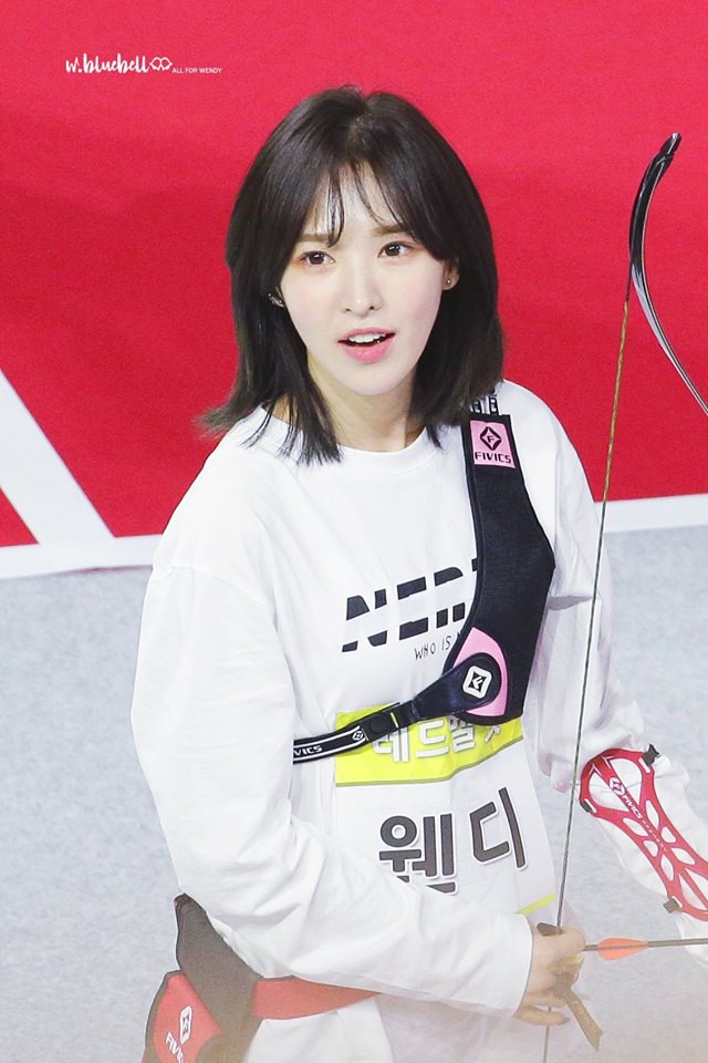 Cắt phăng mái tóc dài, Wendy (Red Velvet) được netizen khen lấy khen để tại đại hội thể thao - Ảnh 1.