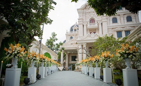 Đám cưới tại lâu đài trăm tỷ, rước dâu bằng Rolls-Royce và máy bay: Nam Định xứng đáng đứng đầu về độ chịu chơi tổ chức đám cưới - Ảnh 23.