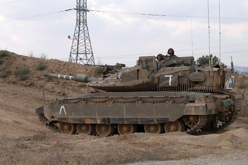 Israel điều tra sự cố nghiêm trọng: Tổ lái ngủ gật để xe tăng tự chạy hàng trăm mét - Ảnh 1.