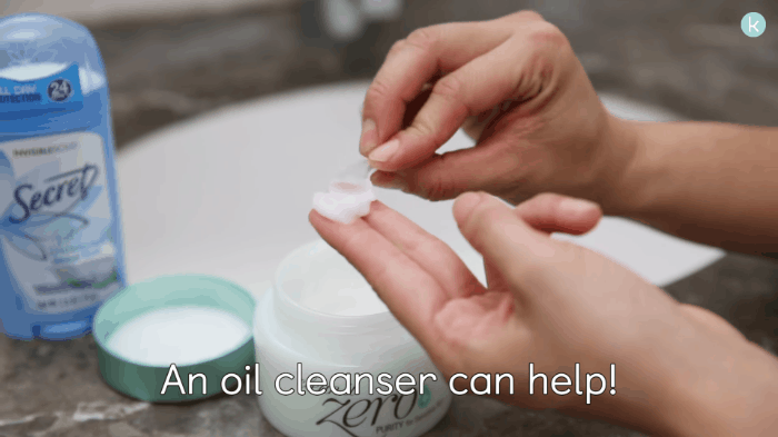 Ngo&agrave;i l&agrave;m sạch lớp makeup, dầu tẩy trang c&ograve;n c&oacute; 5 c&ocirc;ng dụng sau nhưng hay nhất l&agrave; gi&uacute;p diệt mụn đầu đen dễ d&agrave;ng - Ảnh 6.