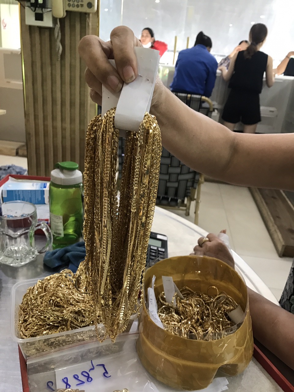 Công an Quảng Nam tìm chủ sở hữu của 230 lượng vàng không rõ nguồn gốc - Ảnh 1. Công an Quảng Nam tìm chủ sở hữu của 230 lượng vàng không rõ nguồn gốc - Ảnh 1.