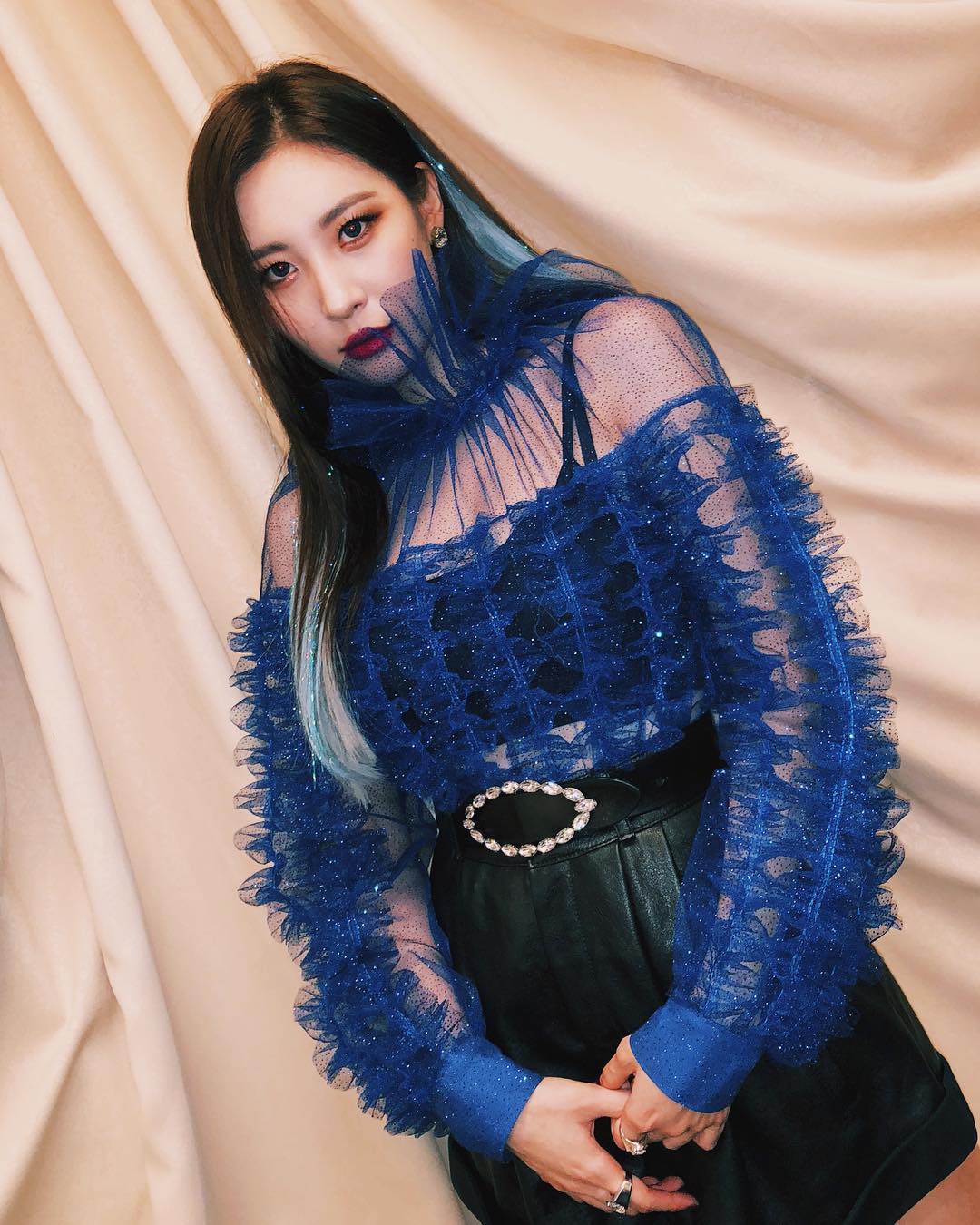 Nhìn lại màn lột xác của dàn thần tượng Kpop sau 10 năm: Nghịch lý người kém nổi nhất lại thay đổi ngoạn mục nhất - Ảnh 23. Nhìn lại màn lột xác của dàn thần tượng Kpop sau 10 năm: Nghịch lý người kém nổi nhất lại thay đổi ngoạn mục nhất - Ảnh 23.