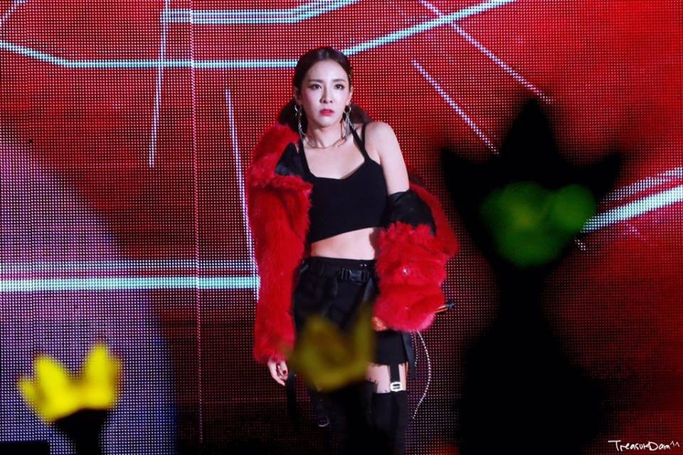 Fan xúc động nghẹn ngào trước chia sẻ của Dara tại concert Seungri: Tôi ước gì bây giờ 2NE1 cũng đang đứng ở đây - Ảnh 6. Fan xúc động nghẹn ngào trước chia sẻ của Dara tại concert Seungri: Tôi ước gì bây giờ 2NE1 cũng đang đứng ở đây - Ảnh 6.