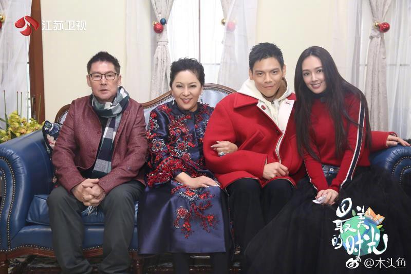Từng vướng tin đồn đồng tính,Bông hồng lai Quách Bích Đình hẹn hò với con trai trùm showbiz Hong Kong - Ảnh 6. Từng vướng tin đồn đồng tính,Bông hồng lai Quách Bích Đình hẹn hò với con trai trùm showbiz Hong Kong - Ảnh 6.