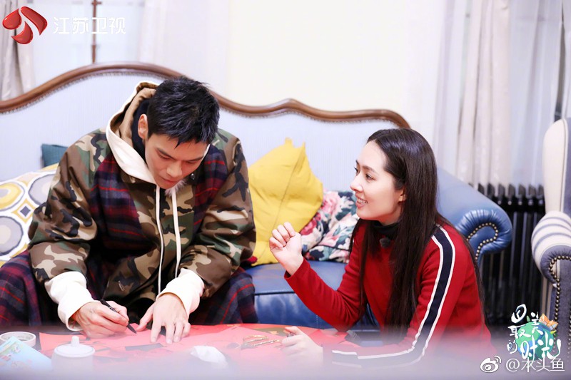 Từng vướng tin đồn đồng tính,Bông hồng lai Quách Bích Đình hẹn hò với con trai trùm showbiz Hong Kong - Ảnh 4. Từng vướng tin đồn đồng tính,Bông hồng lai Quách Bích Đình hẹn hò với con trai trùm showbiz Hong Kong - Ảnh 4.