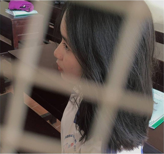 Chỉ với vợt cầu lông, học sinh đã tạo ra những kiểu ảnh sống ảo chất phát ngất, đăng lên có ngay nghìn like - Ảnh 1.