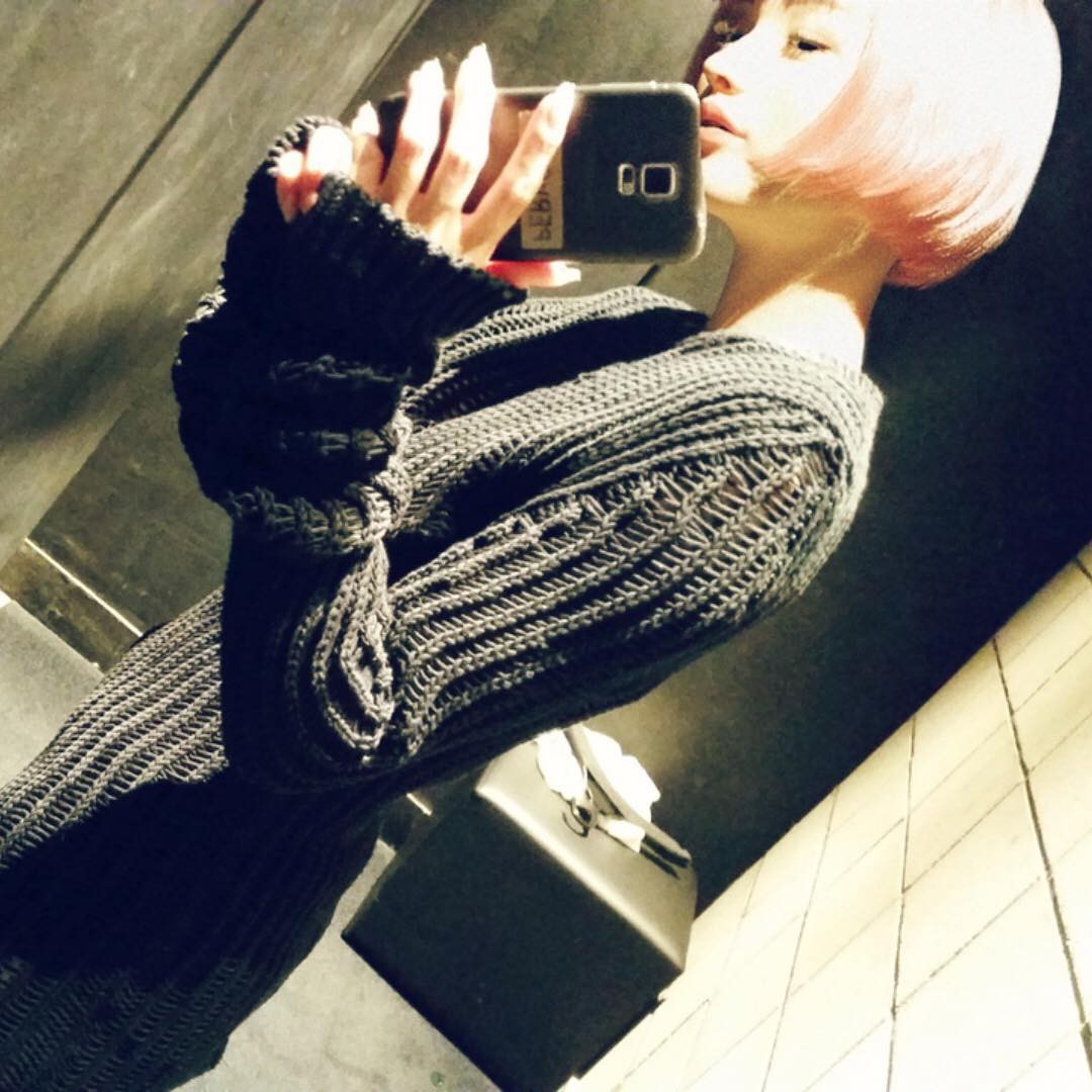 Xinh đẹp và quyến rũ, cô gái tóc hồng mới nổi trên Instagram Nhật hóa ra là người mẫu ảo! - Ảnh 4.