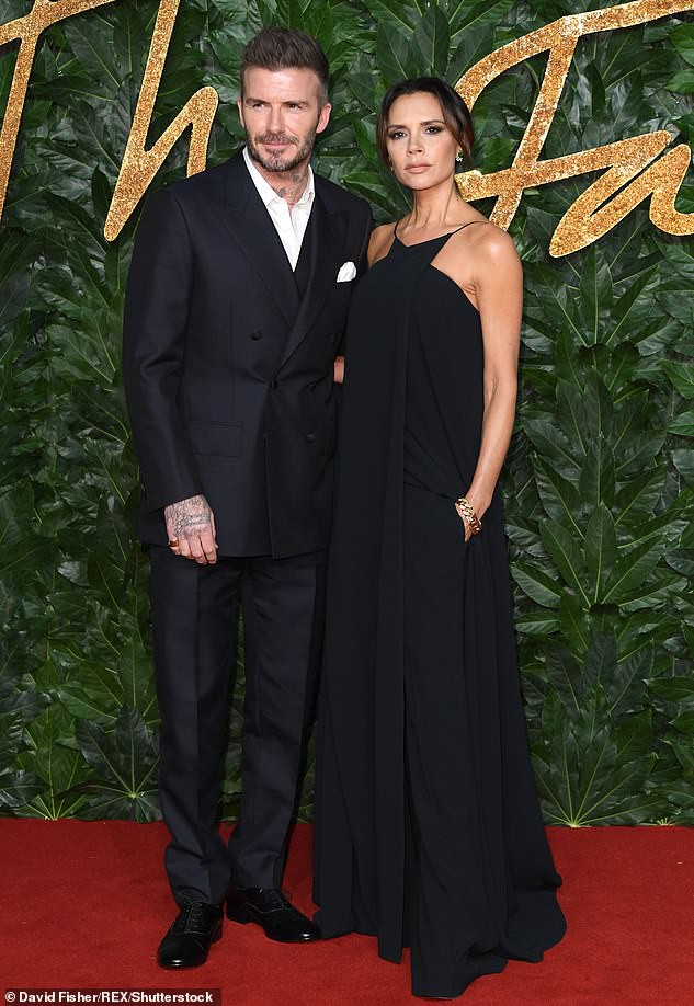 Victoria Beckham b&agrave;y tỏ cảm x&uacute;c thế n&agrave;o khi tin đồn ly h&ocirc;n chồng xuất hiện ồ ạt? - Ảnh 1.