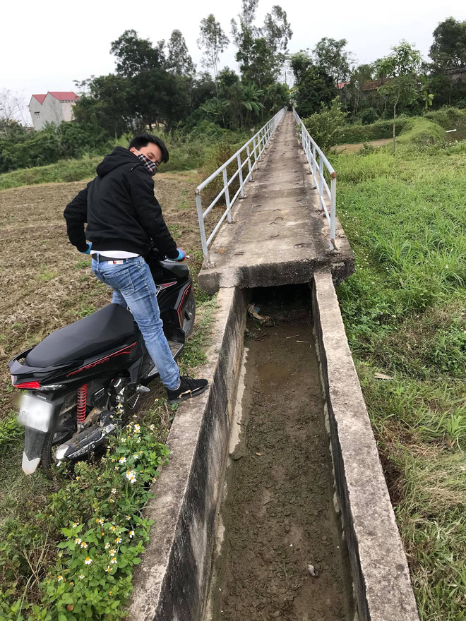 Đi chơi nhà bạn nhưng không biết đường, chàng trai bất ngờ có cú offroad băng ruộng vượt sông vì quá tin lời Google Maps - Ảnh 2.