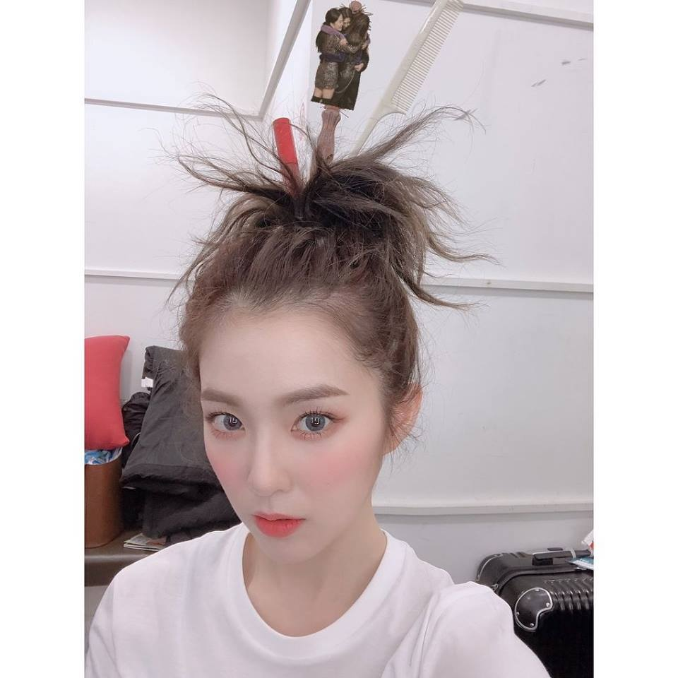 Red Velvet ôm nhau chụp ảnh thắm thiết mà thiếu chị cả Irene, đừng lo đã có fan ghép hộ đây rồi - Ảnh 8. Red Velvet ôm nhau chụp ảnh thắm thiết mà thiếu chị cả Irene, đừng lo đã có fan ghép hộ đây rồi - Ảnh 8.