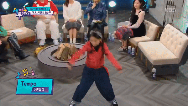 Cân hết vũ đạo khó nhằn của BTS, EXO, TWICE, nhóc tỳ 10 tuổi này quả xứng danh cỗ máy nhảy tương lai! - Ảnh 4.