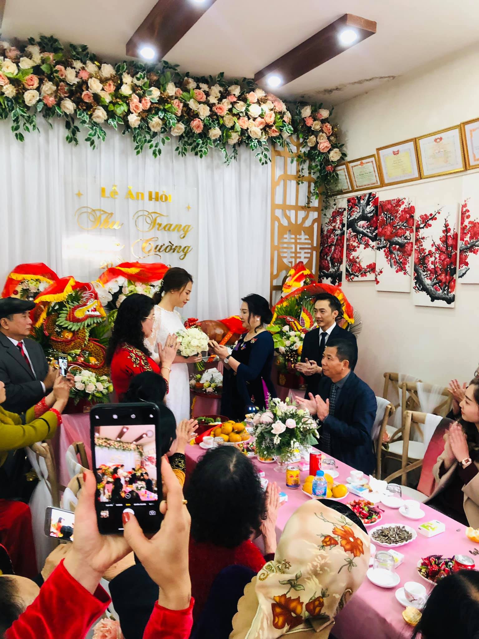 Chưa hết 1 tháng đầu năm 2019, showbiz Việt đã rộn ràng đón nhận liên tiếp 7 tin báo hỷ - Ảnh 3. Chưa hết 1 tháng đầu năm 2019, showbiz Việt đã rộn ràng đón nhận liên tiếp 7 tin báo hỷ - Ảnh 3.