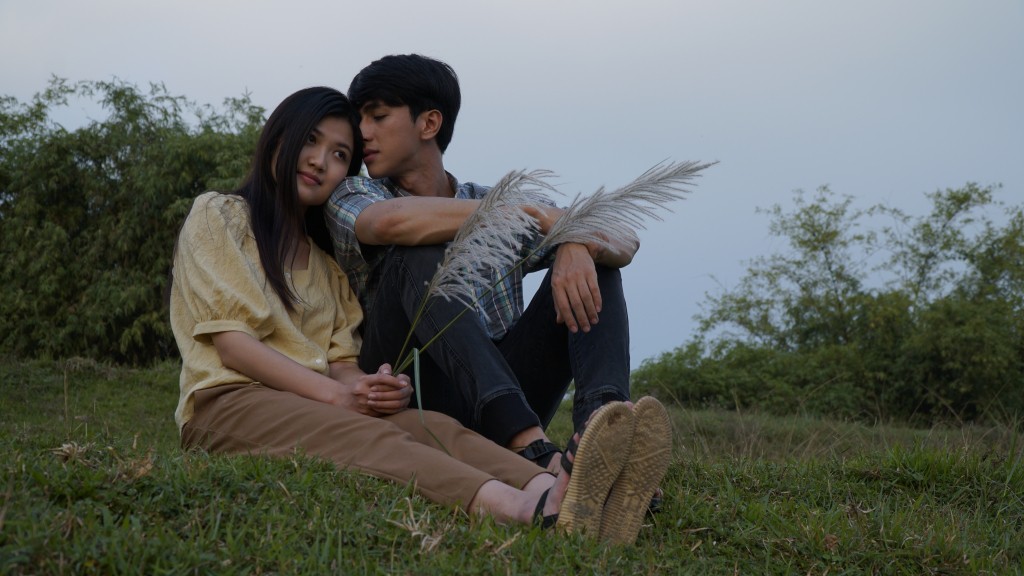 Chẳng ai sướng bằng Bình An khi 1 loạt 2 tay 3 con cá, lại yêu toàn người xinh trên màn ảnh nhỏ - Ảnh 6. Chẳng ai sướng bằng Bình An khi 1 loạt 2 tay 3 con cá, lại yêu toàn người xinh trên màn ảnh nhỏ - Ảnh 6.