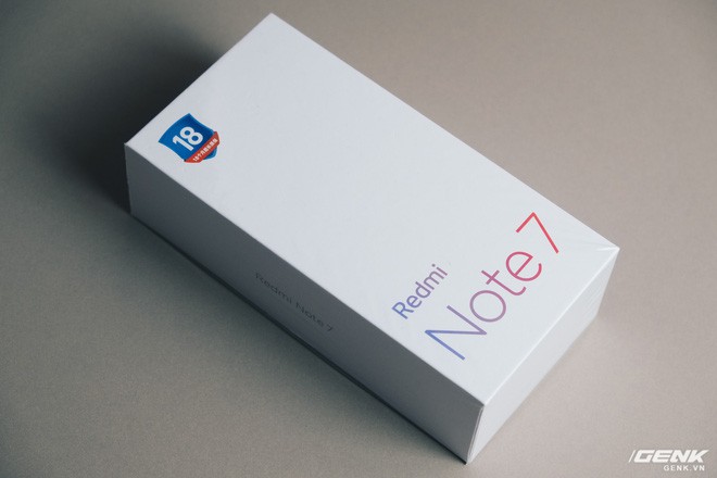 Tr&ecirc;n tay Redmi Note 7 đang được săn đ&oacute;n: M&agrave;n h&igrave;nh giọt nước, pin tr&acirc;u, camera l&ecirc;n tới 48MP, gi&aacute; từ 4 triệu đồng - Ảnh 1.