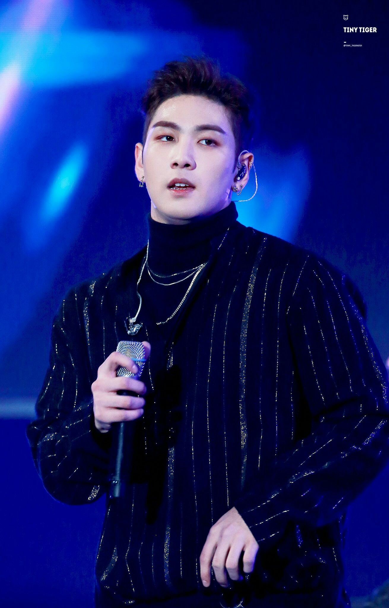 Loạt idol sinh năm 1995 sở hữu giọng hát trời phú: Từ tài năng bị ẩn giấu cho đến “thánh” chuyên trị killing-part gây nghiện - Ảnh 13. Loạt idol sinh năm 1995 sở hữu giọng hát trời phú: Từ tài năng bị ẩn giấu cho đến “thánh” chuyên trị killing-part gây nghiện - Ảnh 13.