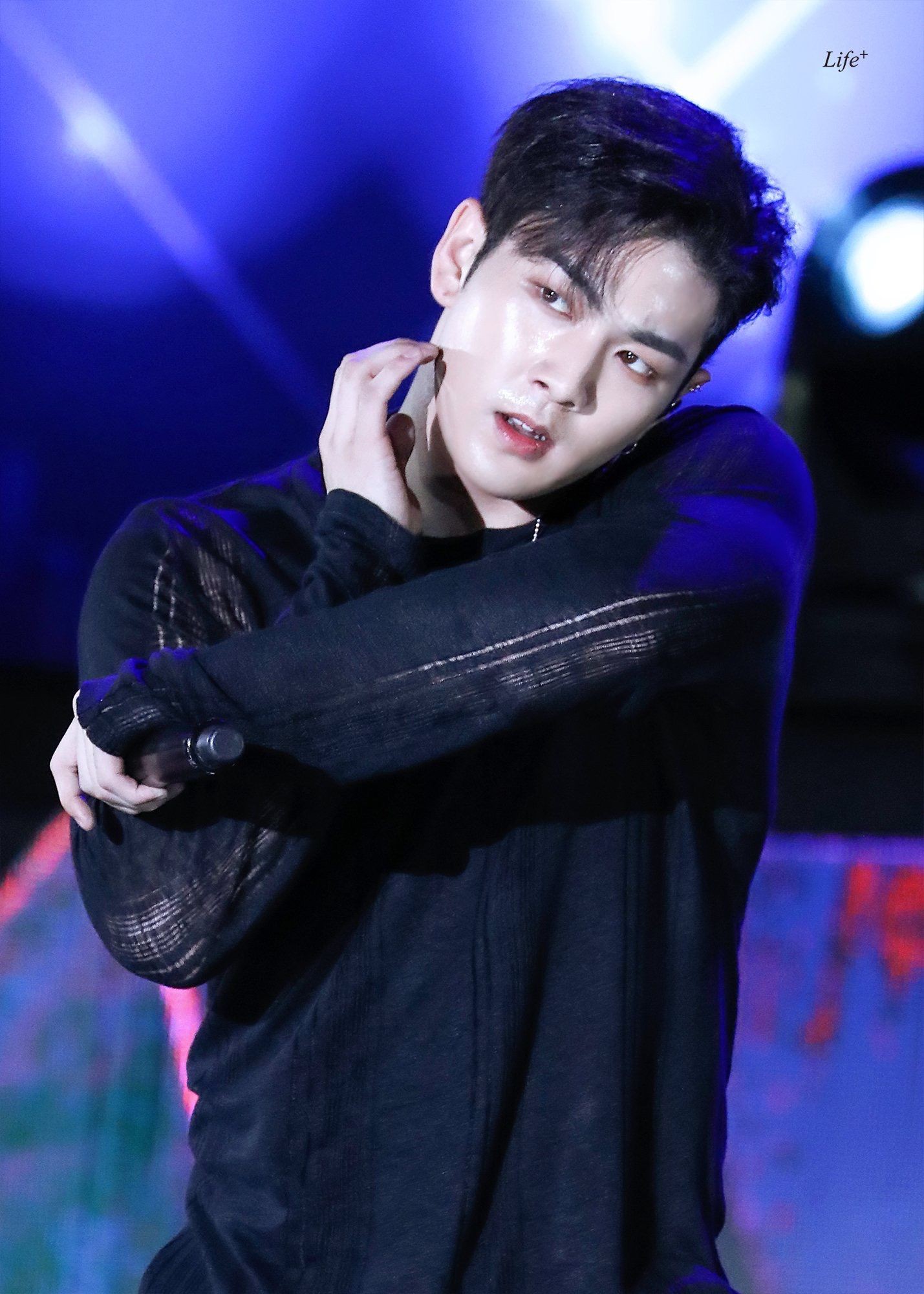 Có 3 nam idol hát hay thiệt hay nhưng ai nhìn vào cũng cứ tưởng là rapper! - Ảnh 1. Có 3 nam idol hát hay thiệt hay nhưng ai nhìn vào cũng cứ tưởng là rapper! - Ảnh 1.