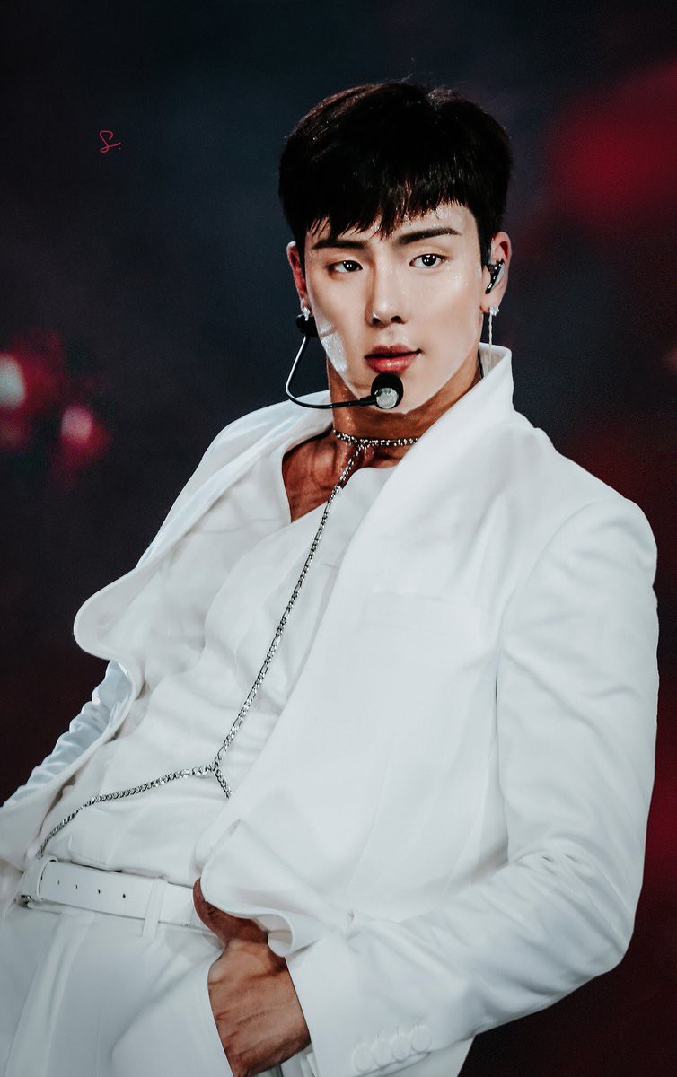 Có 3 nam idol hát hay thiệt hay nhưng ai nhìn vào cũng cứ tưởng là rapper! - Ảnh 3. Có 3 nam idol hát hay thiệt hay nhưng ai nhìn vào cũng cứ tưởng là rapper! - Ảnh 3.