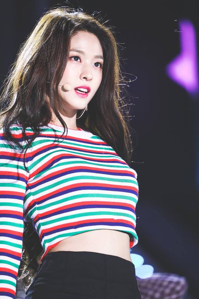 6 idol tuổi Hợi sở hữu thần th&aacute;i xuất sắc nhất tr&ecirc;n s&acirc;n khấu! - Ảnh 41.
