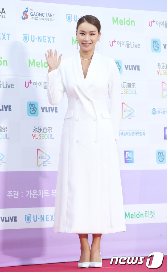 Hơn 80 sao Hàn đổ bộ thảm đỏ Gaon 2019: Tzuyu xuất sắc, nữ thần lai và mỹ nhân TWICE gây chú ý vì vòng 1 đốt mắt - Ảnh 37.