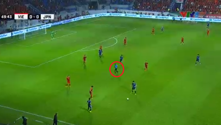 Cho trọng tài mặc áo xanh, AFC vô tình biến trọng tài trở thành cầu thủ thứ 12 của Nhật Bản? - Ảnh 3.