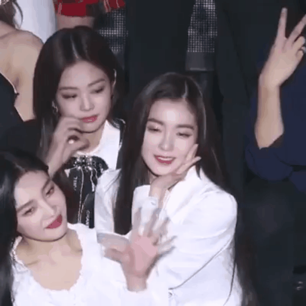 Tiên cảnh ở Gaon: Dàn nữ thần Red Velvet - Black Pink đọ sắc cùng khung hình, Jennie và Irene đặc biệt thân mật - Ảnh 6.