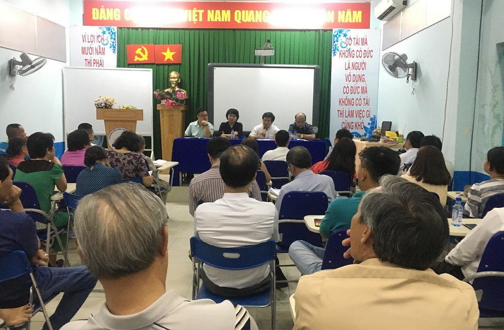 Chung cư ở TP.HCM bị nghiêng, người dân khẩn cấp di dời - Ảnh 1. Chung cư ở TP.HCM bị nghiêng, người dân khẩn cấp di dời - Ảnh 1.