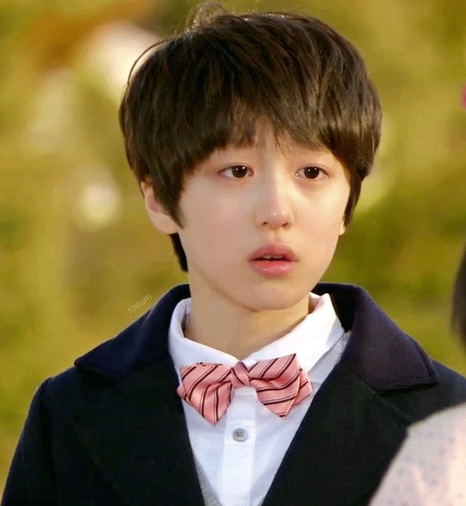 Thủ vai hồi bé của Song Joong Ki, sao nhí sinh năm 2000 lột xác thành nam thần của Sky Castle: Ai ngờ là idol Kpop! - Ảnh 6.