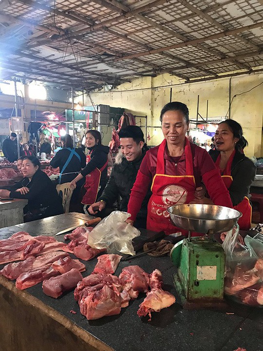 Sau Asian Cup, Bùi Tiến Dũng chia sẻ dễ thương mà xúc động: Con chuẩn bị về bán thịt lợn với mẹ đây - Ảnh 3.