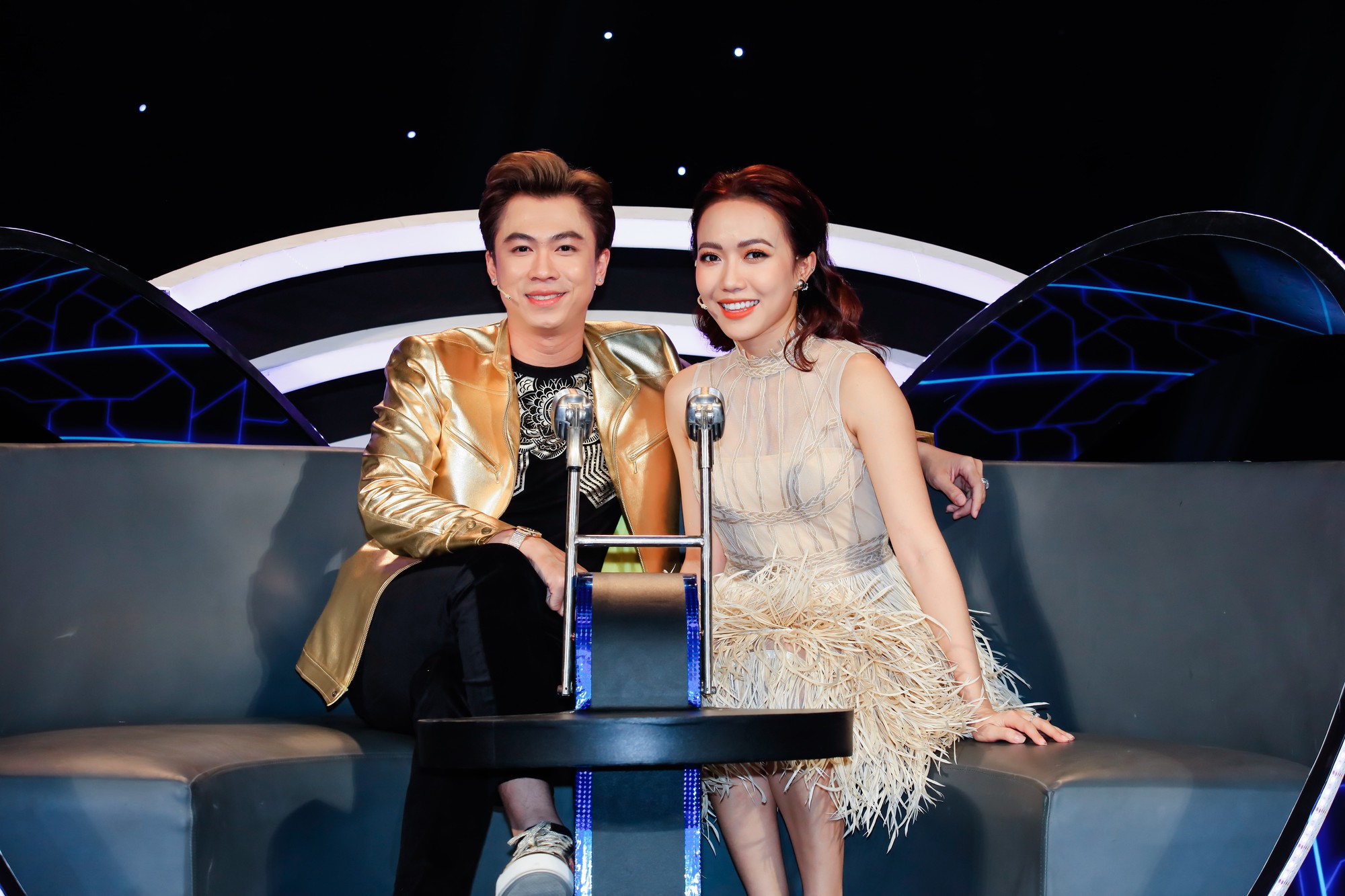 Hòa Minzy - Huỳnh Lập trở thành cặp đôi HLV của Tuyệt đỉnh song ca nhí - Ảnh 6. Hòa Minzy - Huỳnh Lập trở thành cặp đôi HLV của Tuyệt đỉnh song ca nhí - Ảnh 6.