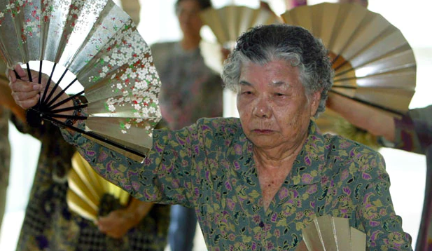 Tại sao người dân ở hòn đảo này sống trên 100 tuổi mà vẫn rất khỏe mạnh? - Ảnh 3.