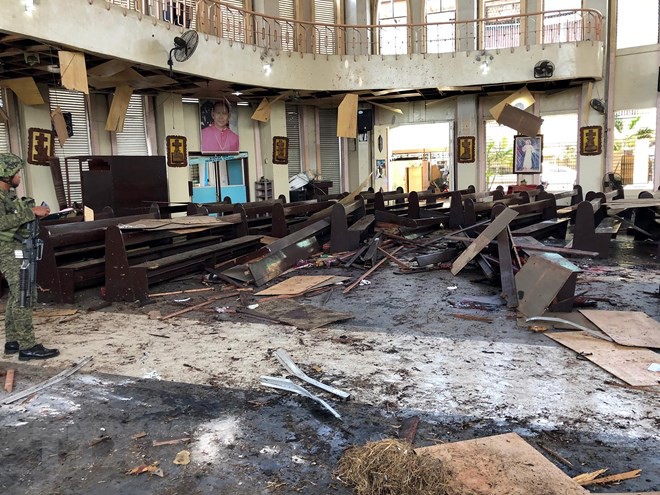 Vụ đánh bom nhà thờ Philippines: Chính phủ tuyên bố sẽ truy lùng bằng được các phần tử khủng bố - Ảnh 1.