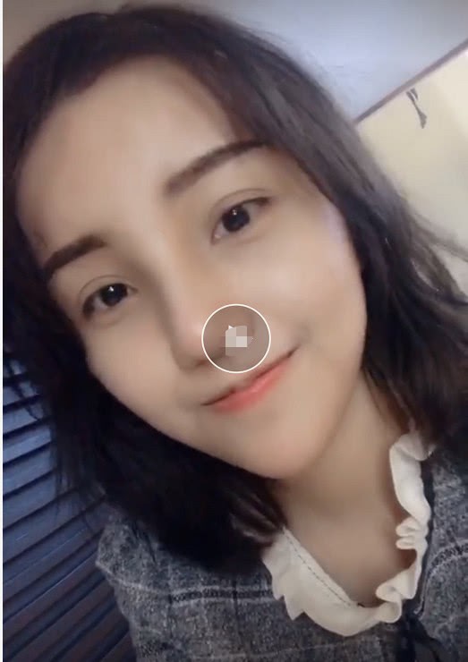 Khi các hot girl bị bóc mẽ nhan sắc thật lúc livestream: 1 giây lỡ tay tắt nhầm filter là ăn về cả rổ gạch đá - Ảnh 5.