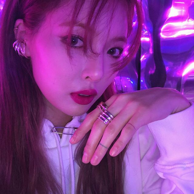 Hyuna - EDawn mặt mộc tạo cảm hứng phải - kẻ - lông - mày cho tất cả mọi người  - Ảnh 5.