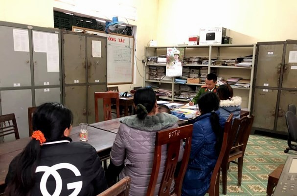 Khởi tố đối tượng gạ gẫm phụ nữ mang thai ra nước ngo&agrave;i b&aacute;n con - Ảnh 2.