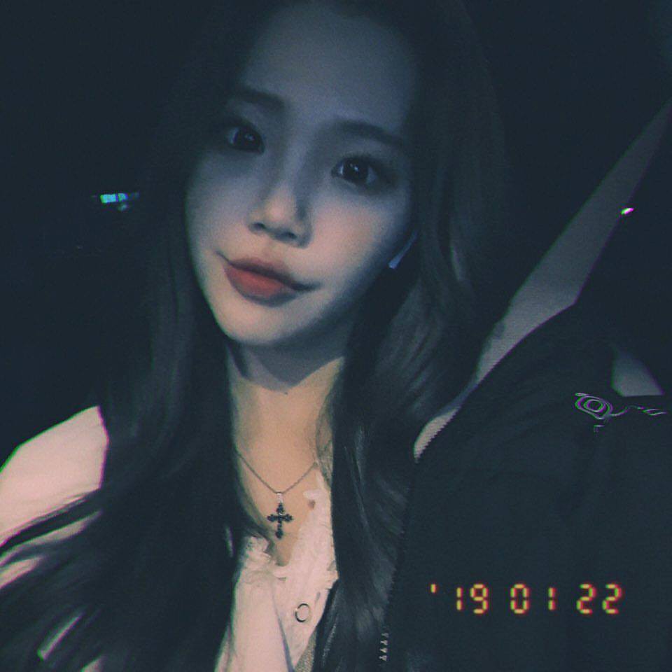 Quyết không chịu xinh một cách bình yên, JooE (MOMOLAND) lại dọa ma người nhìn - Ảnh 4. Quyết không chịu xinh một cách bình yên, JooE (MOMOLAND) lại dọa ma người nhìn - Ảnh 4.