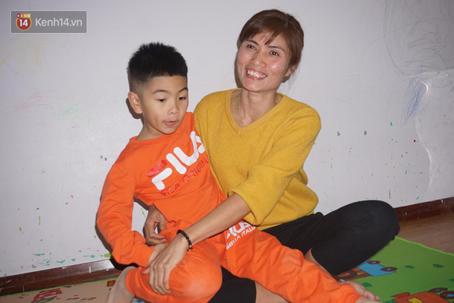 Tết đoàn viên đầy hạnh phúc của hai bé trai bị trao nhầm ở Hà Nội suốt 6 năm - Ảnh 3.