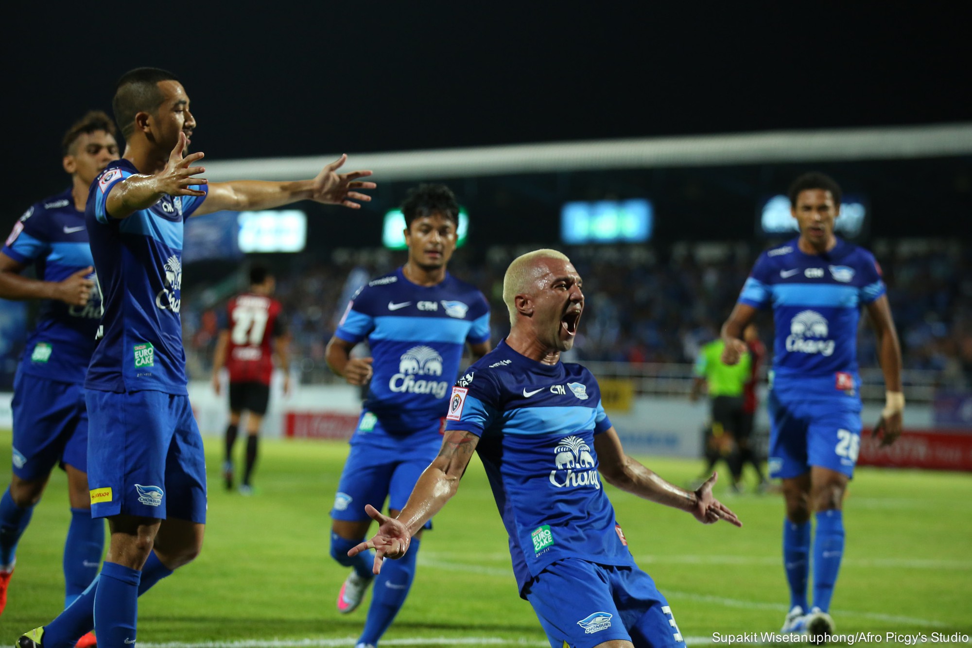 Mọi điều bạn cần biết về Thai League, giải đấu sở hữu sức hút khiến Đặng Văn Lâm không thể cưỡng lại - Ảnh 1. Mọi điều bạn cần biết về Thai League, giải đấu sở hữu sức hút khiến Đặng Văn Lâm không thể cưỡng lại - Ảnh 1.