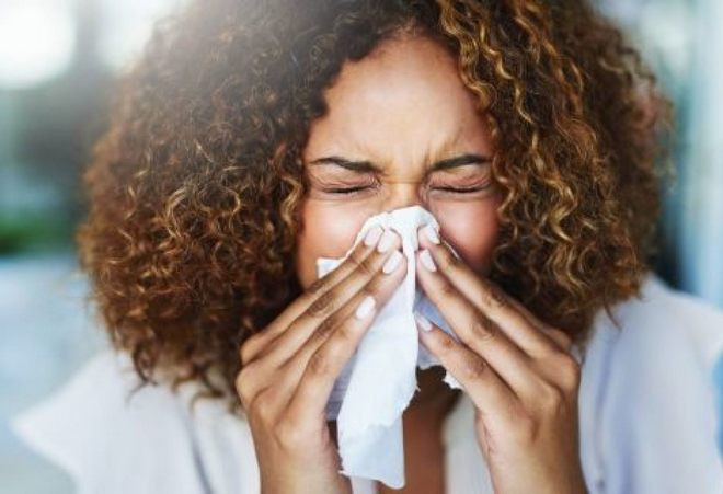 Loại khăn giấy x&igrave; mũi n&agrave;y c&oacute; g&igrave; đặc biệt m&agrave; người bị c&uacute;m sẵn s&agrave;ng bỏ 1,9 triệu ra để mua 1 tờ? - Ảnh 1.