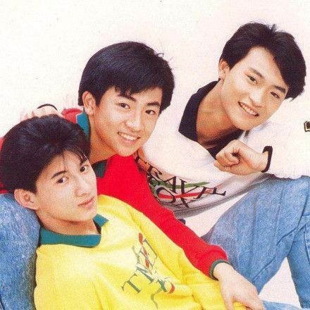 Tô Hữu Bằng tung hình cũ của nhóm nhạc mỹ nam nổi tiếng nhất những năm 1980 Tiểu Hổ Đội: Cả bầu trời ký ức ùa về! - Ảnh 7. Tô Hữu Bằng tung hình cũ của nhóm nhạc mỹ nam nổi tiếng nhất những năm 1980 Tiểu Hổ Đội: Cả bầu trời ký ức ùa về! - Ảnh 7.