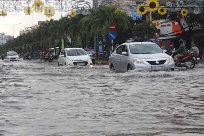 Bạc Liêu ngập kỷ lục, Cà Mau bè cá bị trôi do bão số 1 - Ảnh 1. Bạc Liêu ngập kỷ lục, Cà Mau bè cá bị trôi do bão số 1 - Ảnh 1.