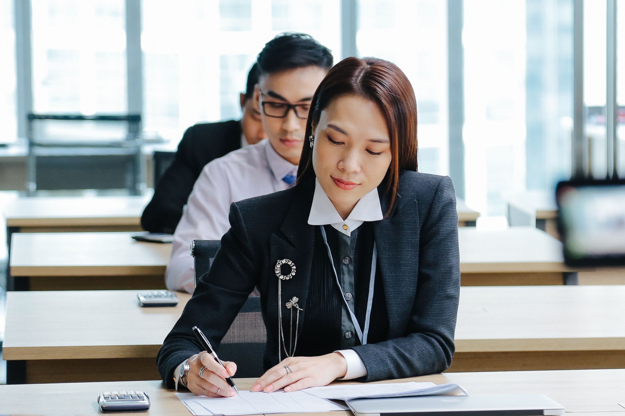 Còn lo ngại về diễn xuất của Mỹ Tâm, xem ngay Chị Trợ Lý Của Anh để được mở mắt - Ảnh 3. Còn lo ngại về diễn xuất của Mỹ Tâm, xem ngay Chị Trợ Lý Của Anh để được mở mắt - Ảnh 3.