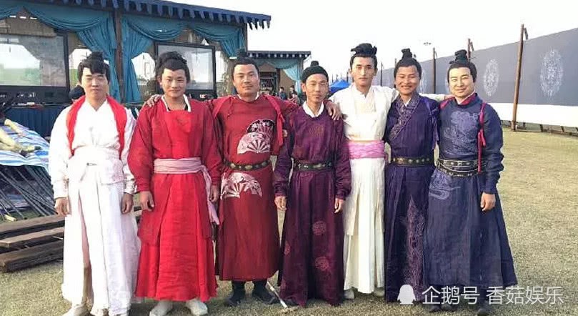 Thảng thốt với dung nhan cô nàng đóng thế cho Triệu Lệ Dĩnh trong cảnh thi đánh cầu ở Minh Lan Truyện - Ảnh 4. Thảng thốt với dung nhan cô nàng đóng thế cho Triệu Lệ Dĩnh trong cảnh thi đánh cầu ở Minh Lan Truyện - Ảnh 4.