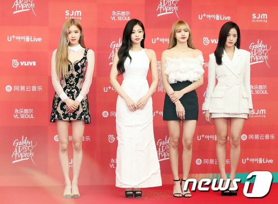 Thảm đỏ Grammy Hàn Quốc: Jennie lột xác nhưng suýt vồ ếch, mỹ nhân Black Pink lấn át cả Park Min Young và dàn idol - Ảnh 6.