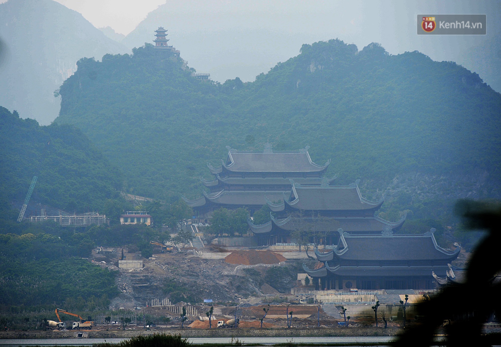 Cận cảnh ngôi chùa lớn nhất Việt Nam - Nơi sẽ đặt báu vật thiên thạch mặt trăng 600.000 USD được đấu giá từ Mỹ - Ảnh 2. Cận cảnh ngôi chùa lớn nhất Việt Nam - Nơi sẽ đặt báu vật thiên thạch mặt trăng 600.000 USD được đấu giá từ Mỹ - Ảnh 2.