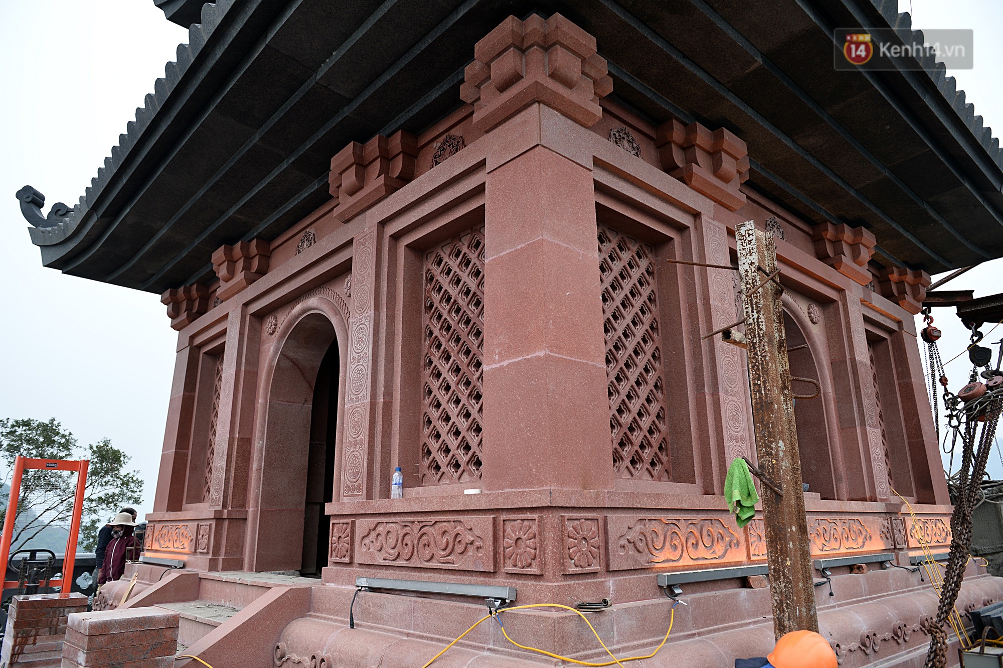 Cận cảnh ngôi chùa lớn nhất Việt Nam - Nơi sẽ đặt báu vật thiên thạch mặt trăng 600.000 USD được đấu giá từ Mỹ - Ảnh 17. Cận cảnh ngôi chùa lớn nhất Việt Nam - Nơi sẽ đặt báu vật thiên thạch mặt trăng 600.000 USD được đấu giá từ Mỹ - Ảnh 17.