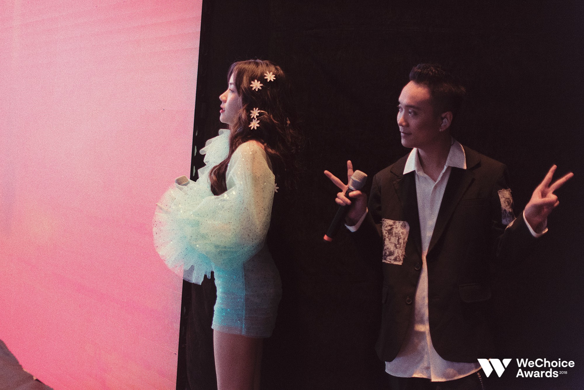 Chùm ảnh đẹp đến nao lòng của dàn nghệ sĩ Việt tại hậu trường Gala WeChoice Awards 2018 - Ảnh 21. Chùm ảnh đẹp đến nao lòng của dàn nghệ sĩ Việt tại hậu trường Gala WeChoice Awards 2018 - Ảnh 21.