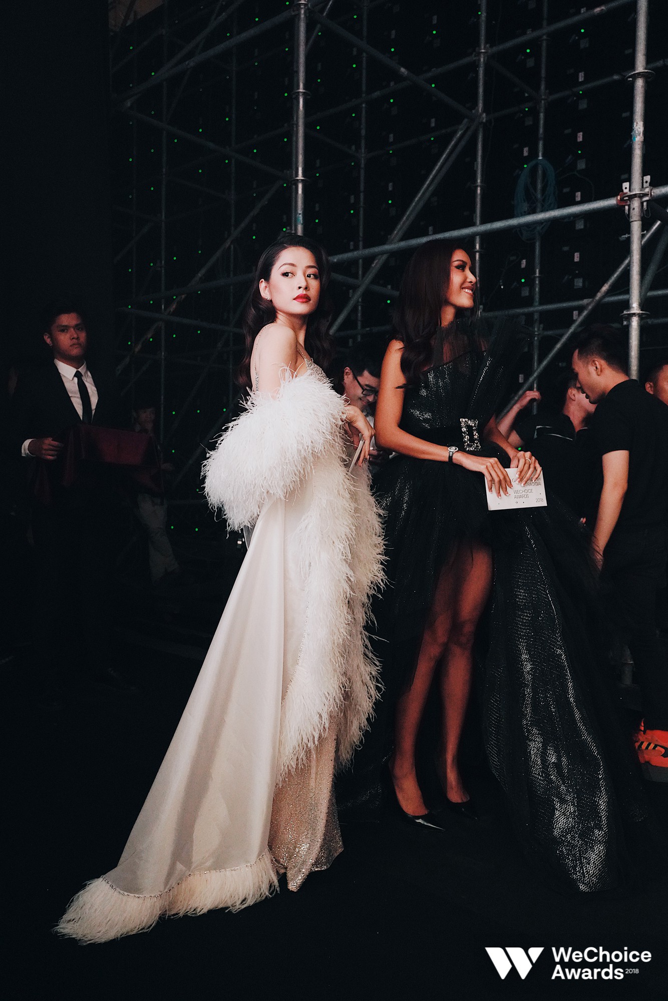 Chùm ảnh đẹp đến nao lòng của dàn nghệ sĩ Việt tại hậu trường Gala WeChoice Awards 2018 - Ảnh 4. Chùm ảnh đẹp đến nao lòng của dàn nghệ sĩ Việt tại hậu trường Gala WeChoice Awards 2018 - Ảnh 4.